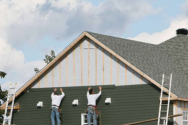 Professional Siding Contractor technician working in Chesterfield, IN